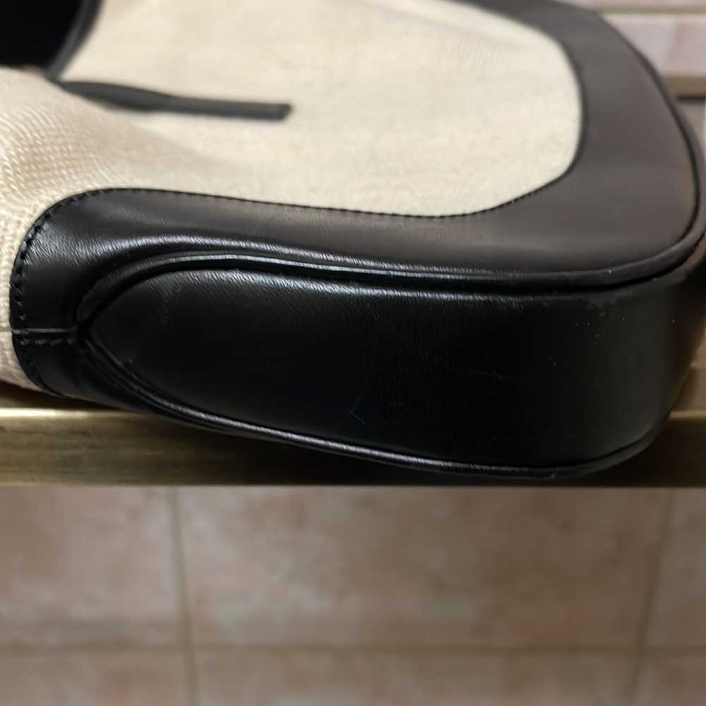 Gucci Jackie Shoulder Bag In Black/Cream - Picture 11 of 12